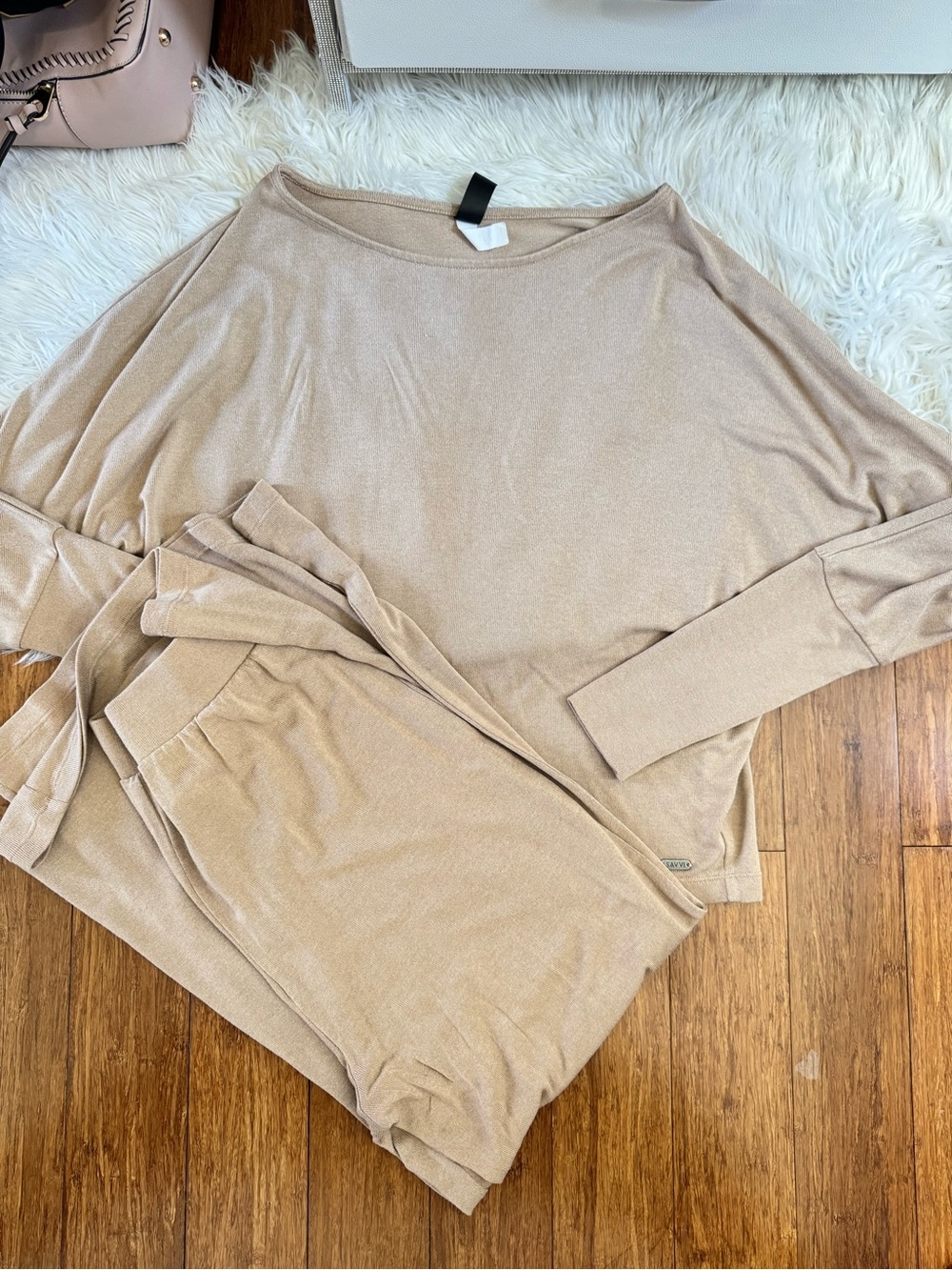 Savvi Elizabeth lounge set size large - Picture 4 of 9